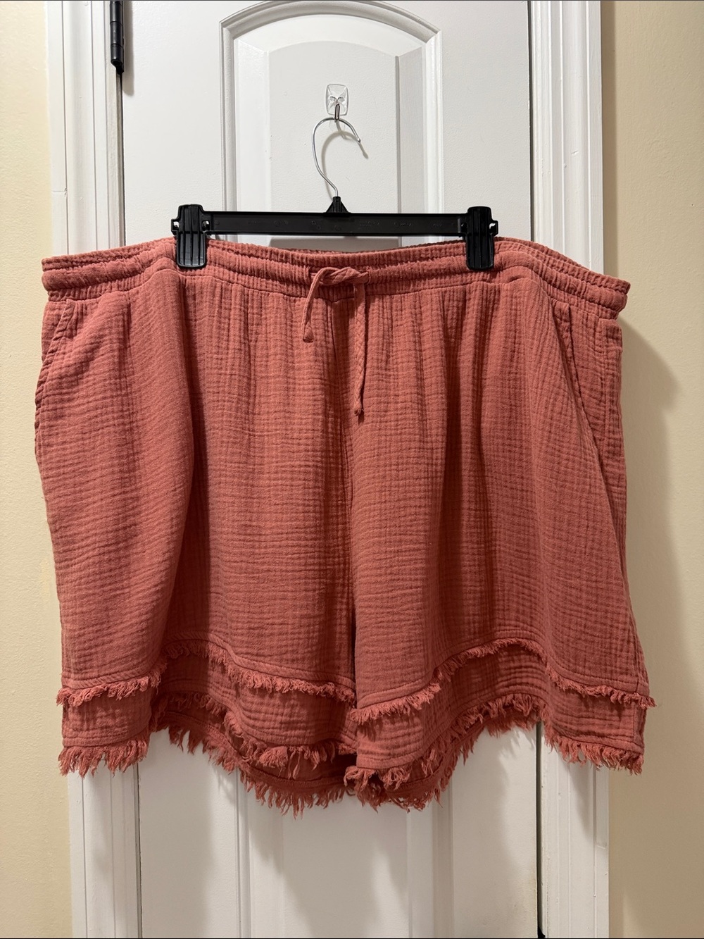 ARULA Coral High-Waist Frayed Gauze Shorts with Elastic Drawstring Waist